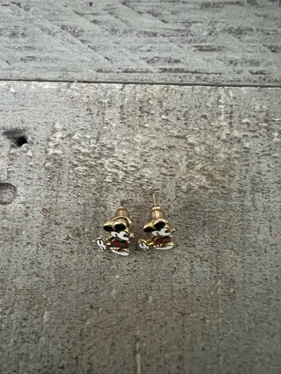 Vintage 1970’s Disney Productions Mickey Mouse Gold Tone Enamel Stud Earrings - Picture 3 of 4